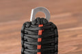 Survivalowy granat, czarny
