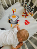 Mom's Care, kot pasiak, kontrastowa zabawka zawieszka sensoryczna